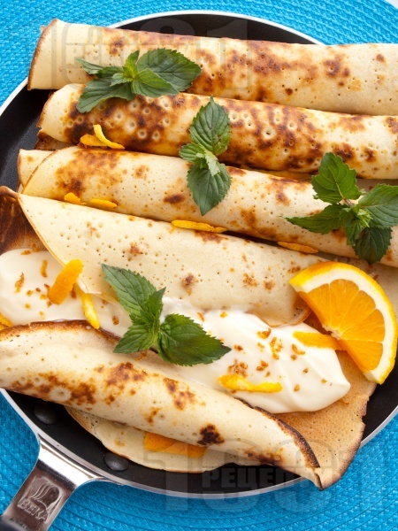 Портокалови палачинки с мед и нежен крем - снимка на рецептата